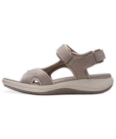 Women's Cloudsteppers Mira Bay Strappy Sport Sandals Tan/Beige $37.40 Shoes